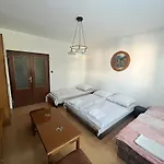 Apartman Solid,